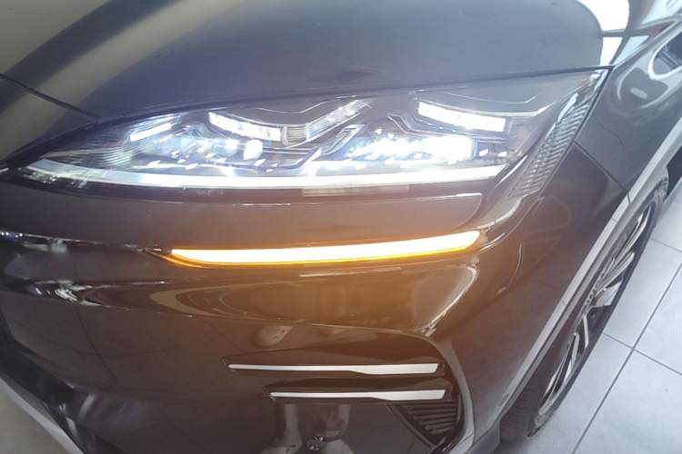 Used BYD Song PLUS New Energy 2025 EV 520km Luxury Version Left Front Headlight
