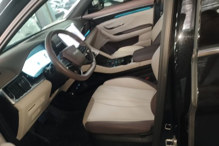 Used BYD Song PLUS New Energy 2025 DM-i Intelligent Driving 112KM Prestige Model Left Front Seat