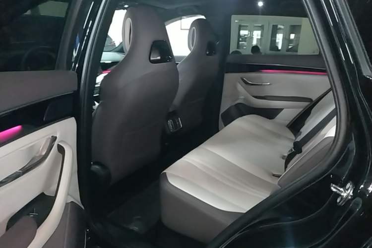 Used BYD Song PLUS New Energy 2025 DM-i 112KM Prestige Model Left Rear Seat