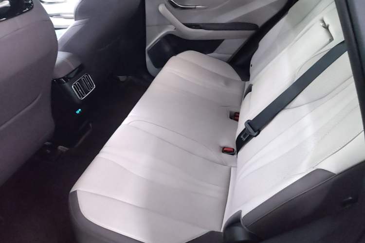 Used BYD Song PLUS New Energy 2025 DM-i Intelligent Driving 160KM Flagship Model Left Rear Seat