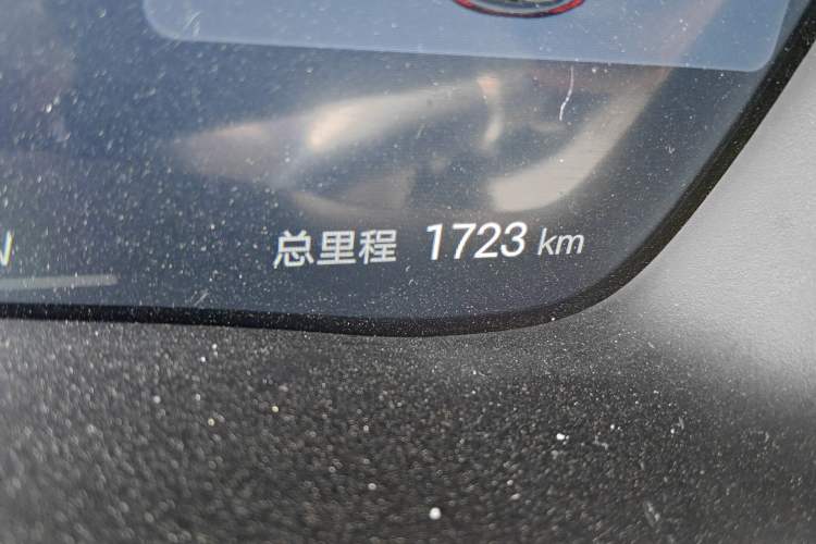 Used BYD Song PLUS New Energy 2025 DM-i Intelligent Driving 112KM Prestige Model Odometer Close Up