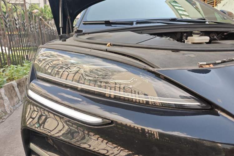 Used BYD Song PLUS New Energy 2025 DM-i 112KM Prestige Model Right Front Headlight