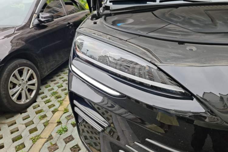 Used BYD Song PLUS New Energy 2025 DM-i 112KM Prestige Model Right Front Headlight