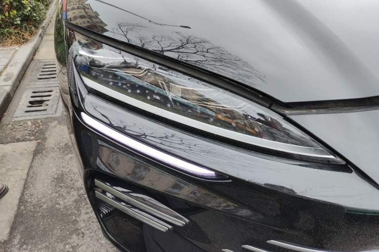 Used BYD Song PLUS New Energy 2025 DM-i 112KM Prestige Model Right Front Headlight