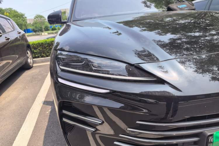 Used BYD Song PLUS New Energy 2025 DM-i 160KM Flagship Model Right Front Headlight
