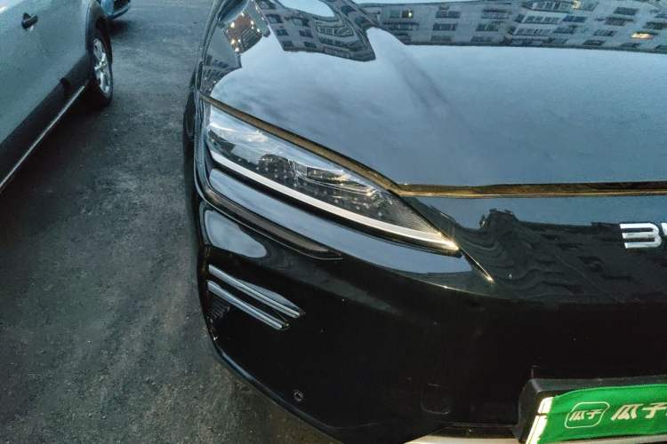 Used BYD Song PLUS New Energy 2025 EV 520km Luxury Version Right Front Headlight