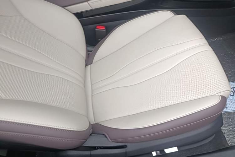 Used BYD Song PLUS New Energy 2025 EV Intelligent Driving Version 520km Premium Model Right Front Seat