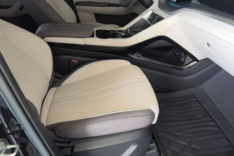 Used BYD Song PLUS New Energy 2025 DM-i 112KM Prestige Model Right Front Seat
