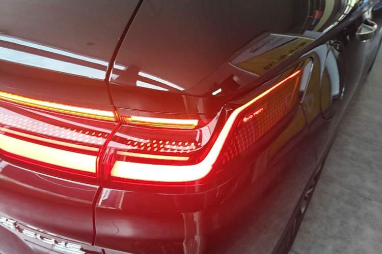 Used BYD Song PLUS New Energy 2025 EV 520km Luxury Version Right Rear Taillight