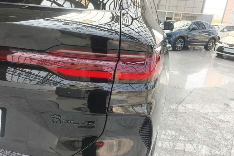 Used BYD Song PLUS New Energy 2025 DM-i Smart Drive 112KM Prestige Model Right Rear Taillight
