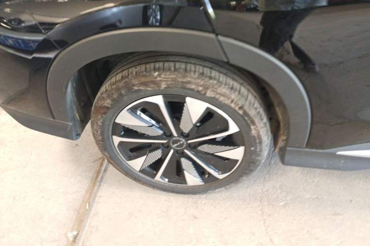 Used BYD Song PLUS New Energy 2025 DM-i 112KM Prestige Model Right Rear Wheel Hub
