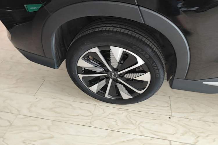Used BYD Song PLUS New Energy 2025 DM-i 75KM Luxury Model Right Rear Wheel Hub
