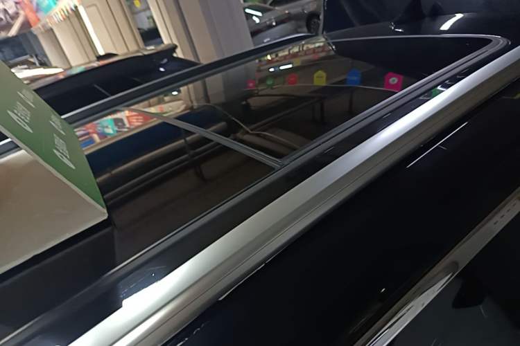 Used BYD Song PLUS New Energy 2025 DM-i 112KM Prestige Model Roof