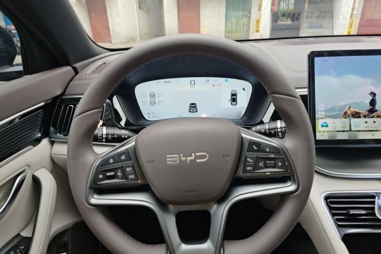 Used BYD Song PLUS New Energy 2025 DM-i 112KM Prestige Model Steering Wheel