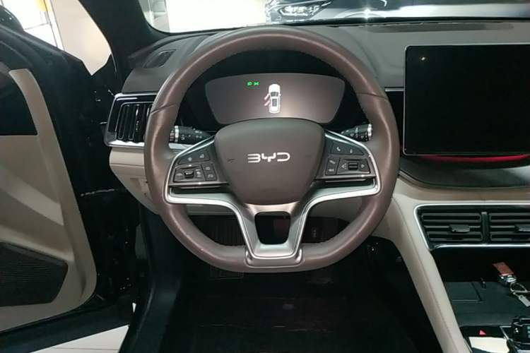 Used BYD Song PLUS New Energy 2025 DM-i 112KM Prestige Model Steering Wheel