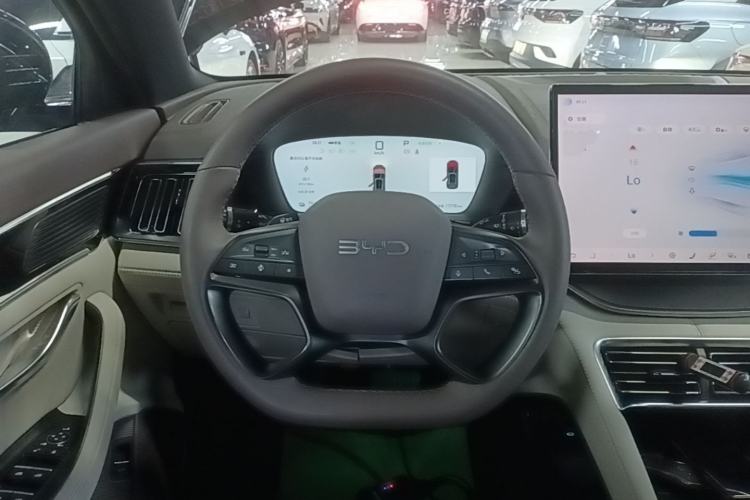 Used BYD Song PLUS New Energy 2025 EV Smart Drive Edition 605km Flagship Model Steering Wheel