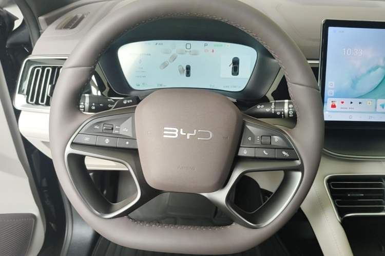 Used BYD Song PLUS New Energy 2025 EV 520km Luxury Version Steering Wheel