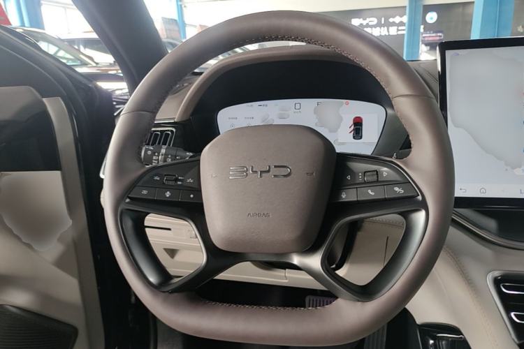 Used BYD Song PLUS New Energy 2025 DM-i Smart Drive 112KM Prestige Model Steering Wheel