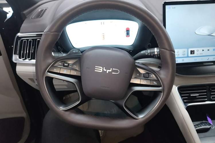 Used BYD Song PLUS New Energy 2025 DM-i Intelligent Driving 160KM Flagship Model Steering Wheel