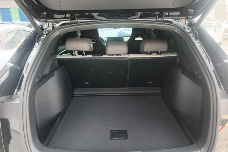 Used BYD Song PLUS New Energy 2025 DM-i Smart Drive 112KM Prestige Model Trunk