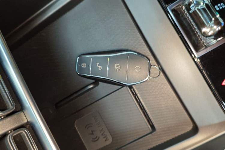Used BYD Song PLUS New Energy 2025 EV 520km Premium Version Vehicle Key