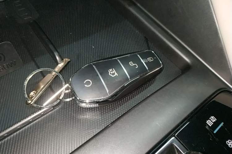 Used BYD Song PLUS New Energy 2025 DM-i 112KM Prestige Model Vehicle Key