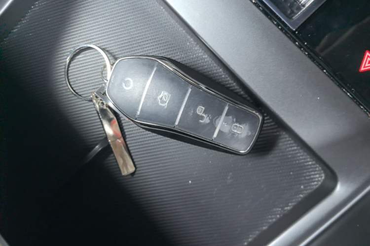Used BYD Song PLUS New Energy 2025 DM-i 112KM Prestige Model Vehicle Key