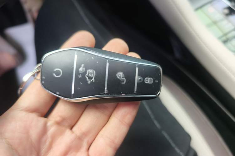 Used BYD Song PLUS New Energy 2025 DM-i Smart Drive 112KM Prestige Model Vehicle Key