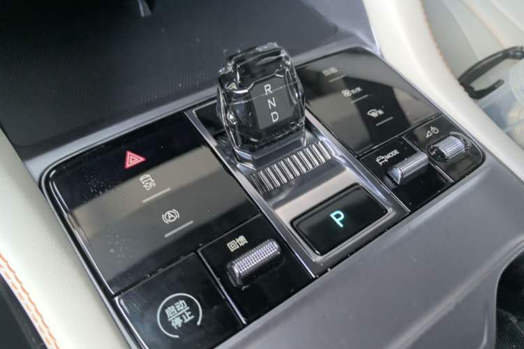 Used BYD Song PLUS New Energy 2025 EV Smart Drive Edition 605km Flagship Model Gear Lever