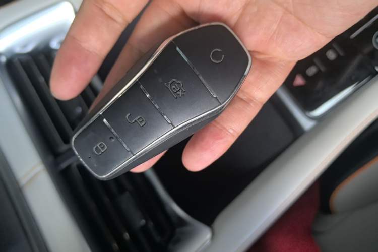 Used BYD Song PLUS New Energy 2025 EV Smart Drive Edition 605km Flagship Model Vehicle Key