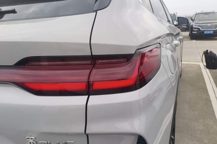 Used BYD Song PLUS New Energy 2025 DM-i Smart Drive 112KM Prestige Model Exterior 3