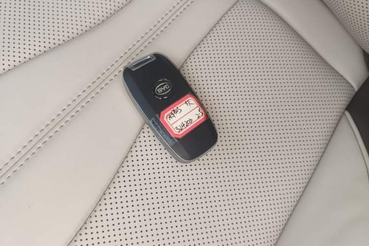 Used BYD Song PLUS New Energy 2025 DM-i Smart Drive 112KM Prestige Model Interior 1