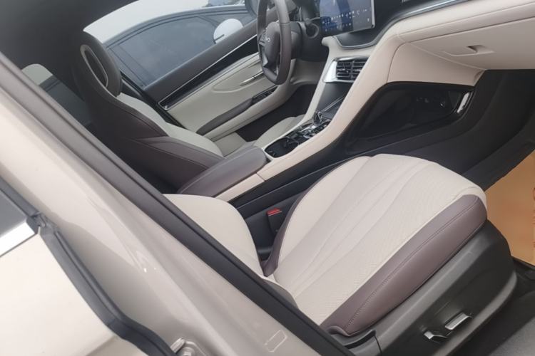 Used BYD Song PLUS New Energy 2025 DM-i Smart Drive 112KM Prestige Model Right Front Seat
