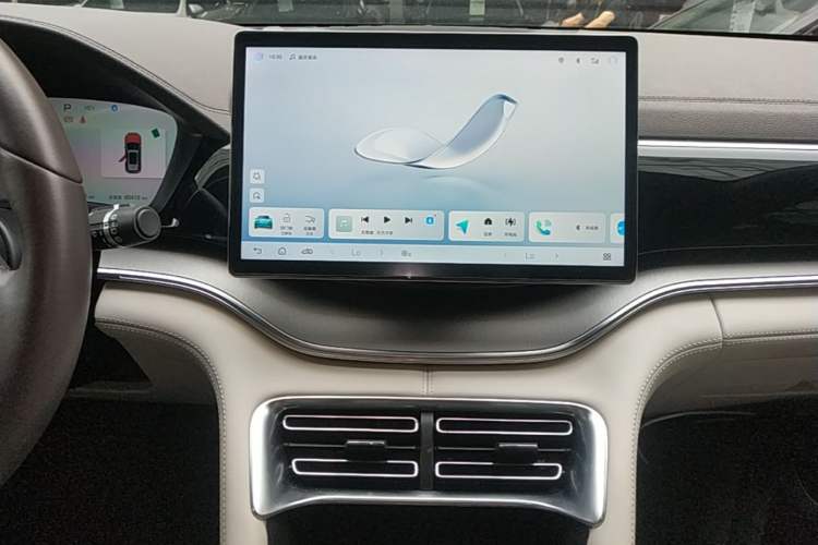 Used BYD Song PLUS New Energy 2025 DM-i 112KM Prestige Model Audio And AC Panel