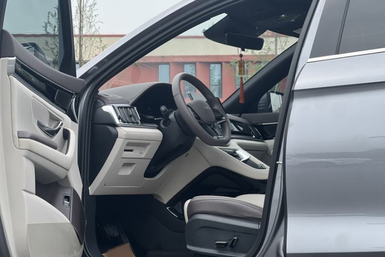 Used BYD Song PLUS New Energy 2025 DM-i 112KM Prestige Model Audio And AC Panel