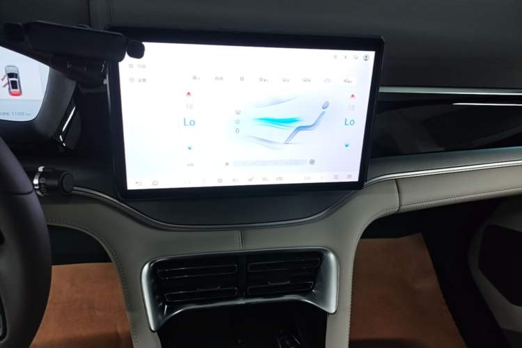 Used BYD Song PLUS New Energy 2025 DM-i 112KM Prestige Model Audio And AC Panel