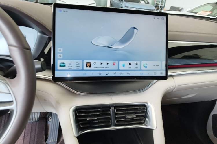 Used BYD Song PLUS New Energy 2025 EV Intelligent Driving Version 520km Premium Model Audio And AC Panel