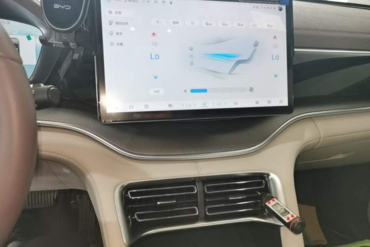 Used BYD Song PLUS New Energy 2025 DM-i 112KM Prestige Model Audio And AC Panel