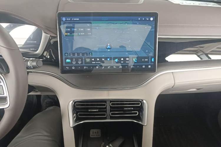 Used BYD Song PLUS New Energy 2025 DM-i 112KM Prestige Model Audio And AC Panel