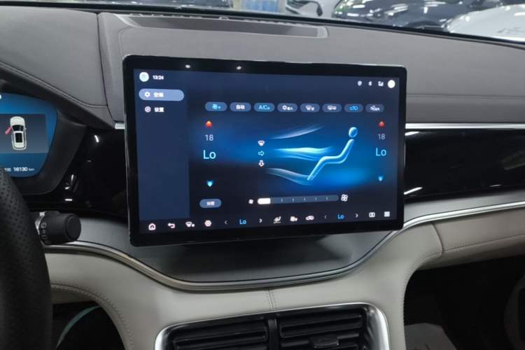 Used BYD Song PLUS New Energy 2025 EV Intelligent Driving Edition 520km Luxury Model Audio And AC Panel