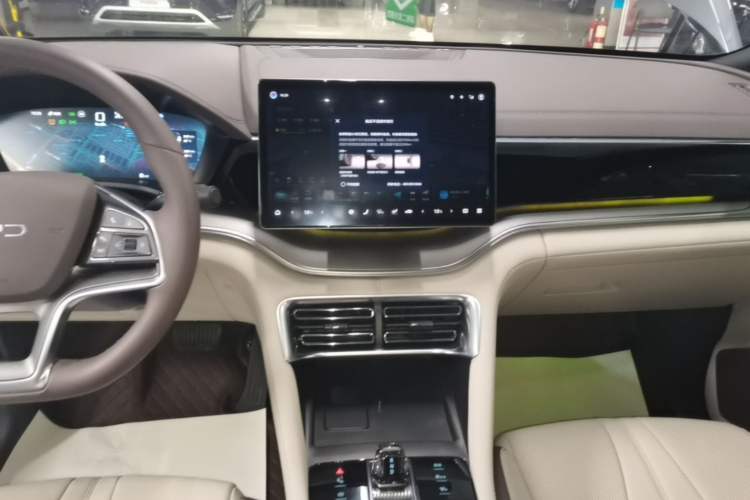 Used BYD Song PLUS New Energy 2025 DM-i 112KM Prestige Model Audio And AC Panel