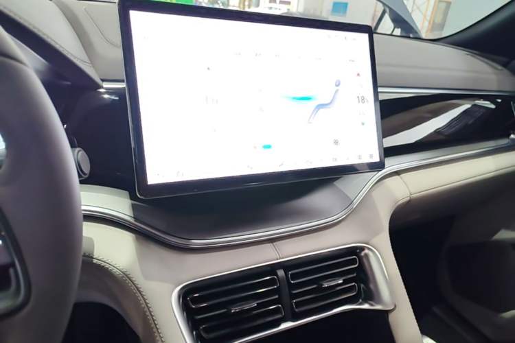 Used BYD Song PLUS New Energy 2025 EV 520km Luxury Version Audio And AC Panel