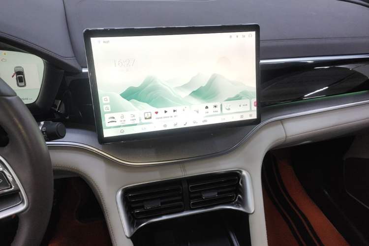 Used BYD Song PLUS New Energy 2025 DM-i 112KM Prestige Model Audio And AC Panel