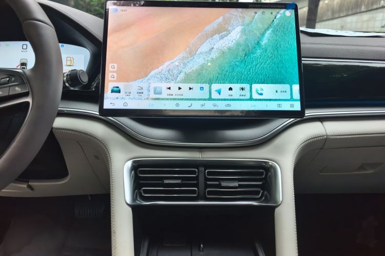 Used BYD Song PLUS New Energy 2025 DM-i Smart Drive 112KM Prestige Model Audio And AC Panel