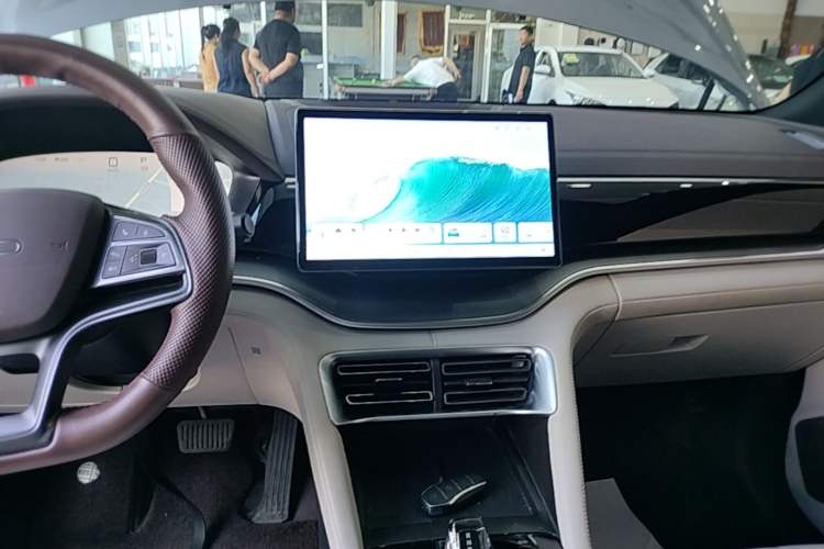 Used BYD Song PLUS New Energy 2025 EV 520km Luxury Version Audio And AC Panel