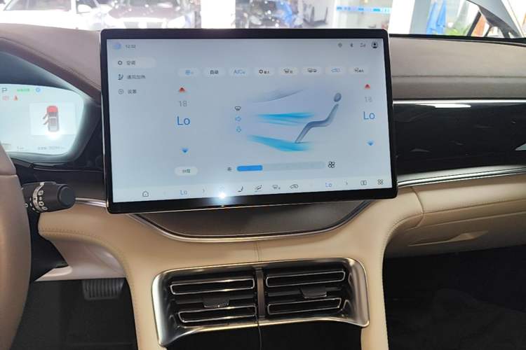 Used BYD Song PLUS New Energy 2025 EV Intelligent Driving Version 520km Premium Model Audio And AC Panel