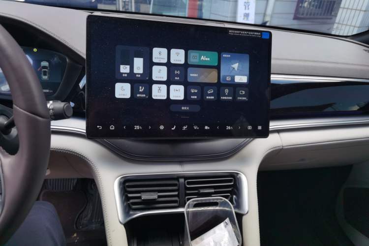 Used BYD Song PLUS New Energy 2025 DM-i 112KM Prestige Model Audio And AC Panel