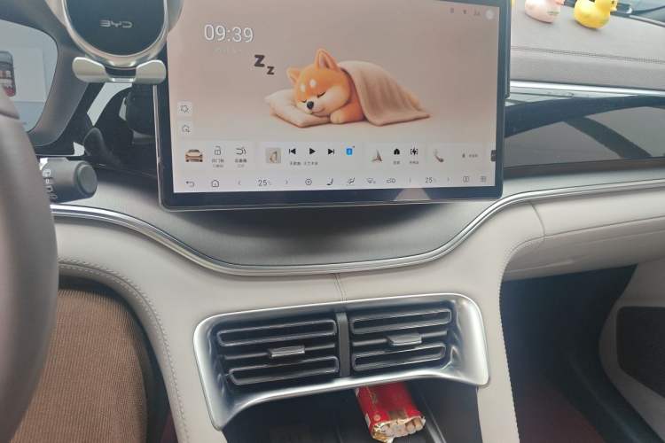 Used BYD Song PLUS New Energy 2025 DM-i 112KM Prestige Model Audio And AC Panel