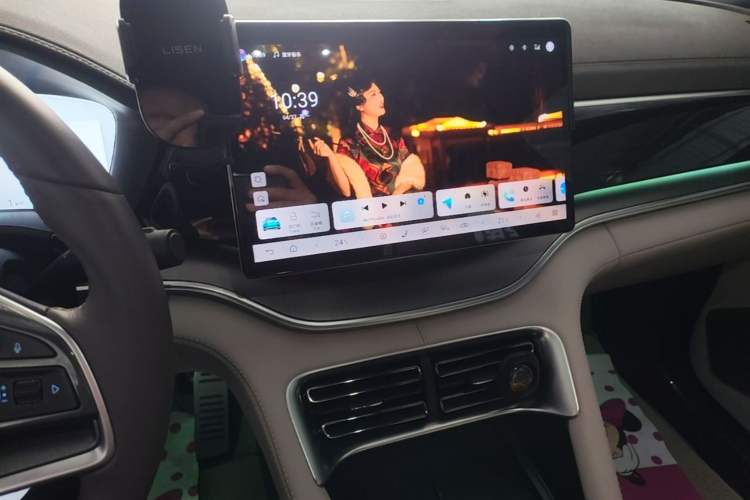 Used BYD Song PLUS New Energy 2025 DM-i 112KM Prestige Model Audio And AC Panel