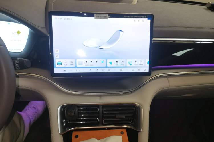 Used BYD Song PLUS New Energy 2025 DM-i 112KM Prestige Model Audio And AC Panel